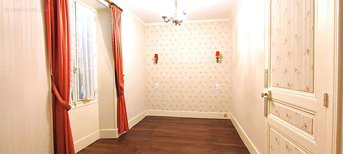 Maison à PRUNAY-LE-GILLON