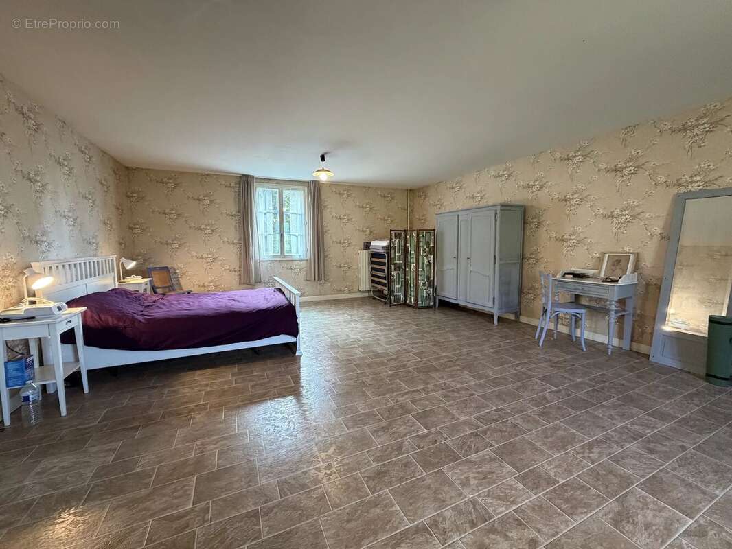 Maison à LUCENAY-L'EVEQUE