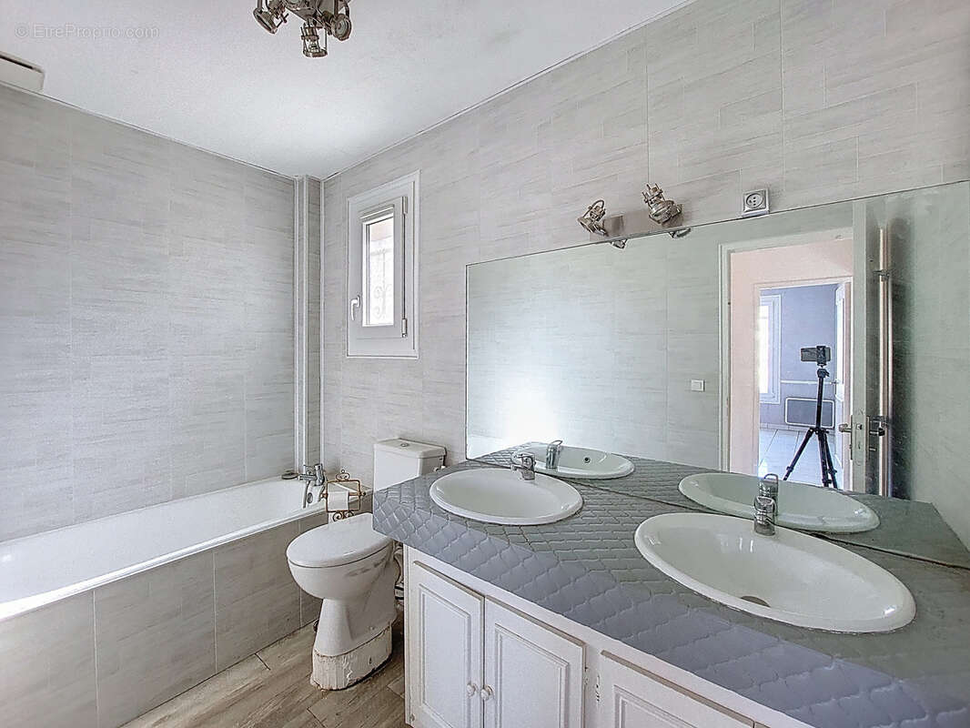 Maison à CARQUEIRANNE