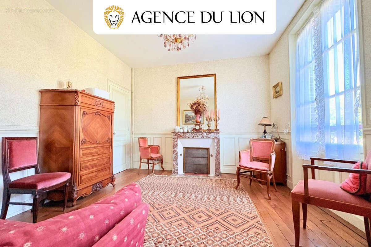 Maison à CHERISY