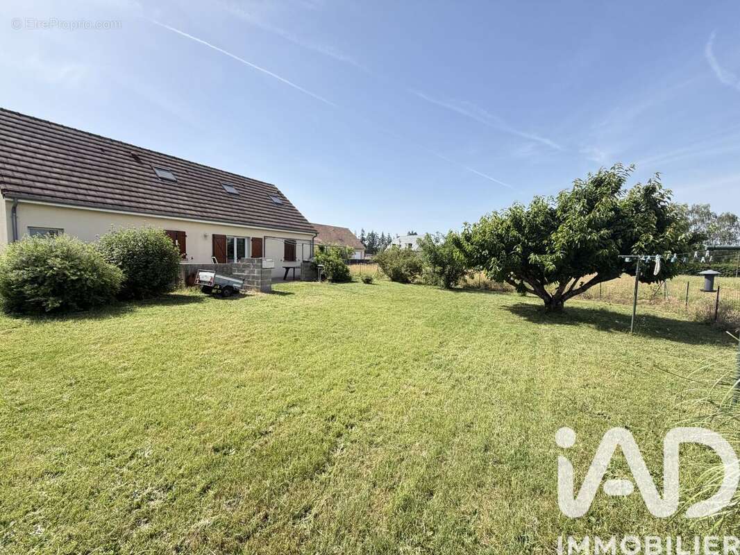 Photo 9 - Maison à YVRE-LE-POLIN