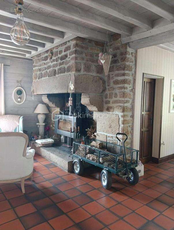  rare à la vente – propriété de caractère avec parc boisé de plus d’1,2 hectare  - photo 4