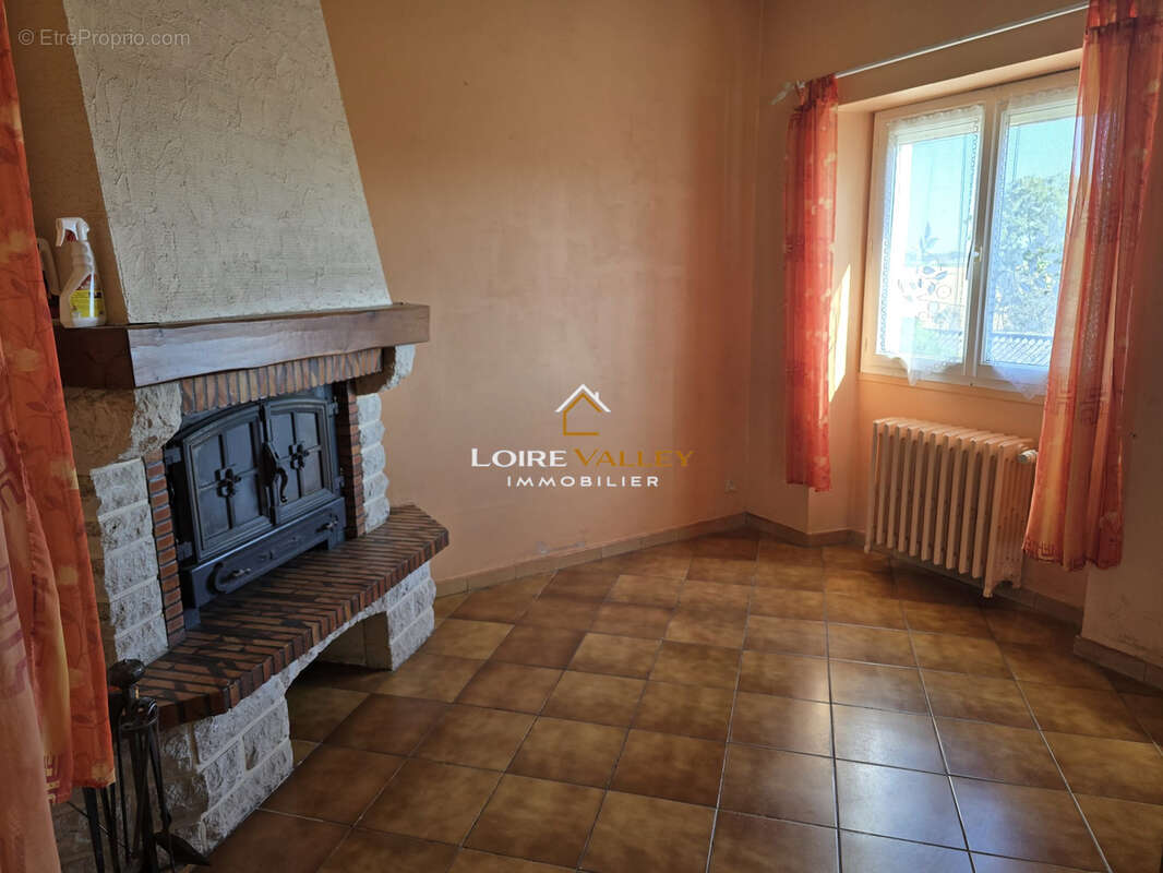 Maison à rénover avec vue Loire et nombreuses dépendances - photo 3
