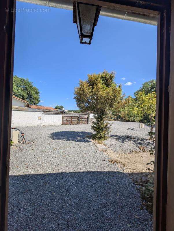 TAUSSAT LES BAINS - Maison 60m² à rénover avec jardin 145 000€ - photo 2