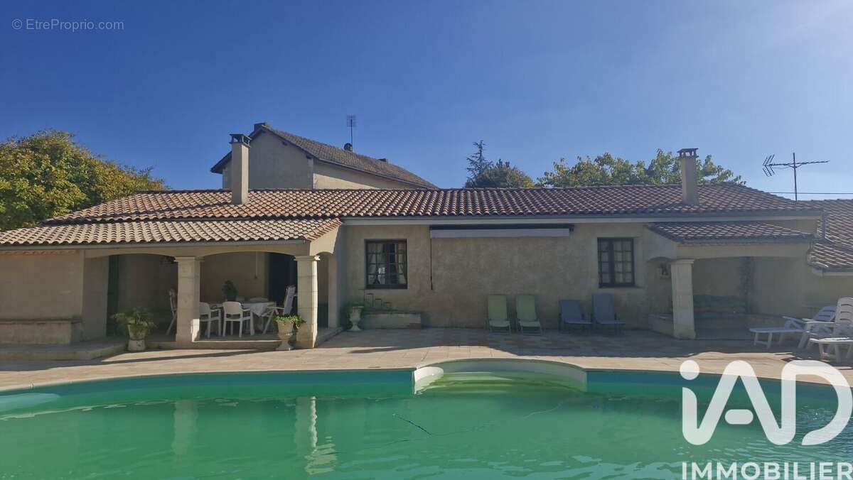 Maison 400 m² à Les Leves-Et-Thoumeyragues  - photo 5