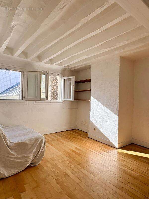 Appartement à PARIS-9E