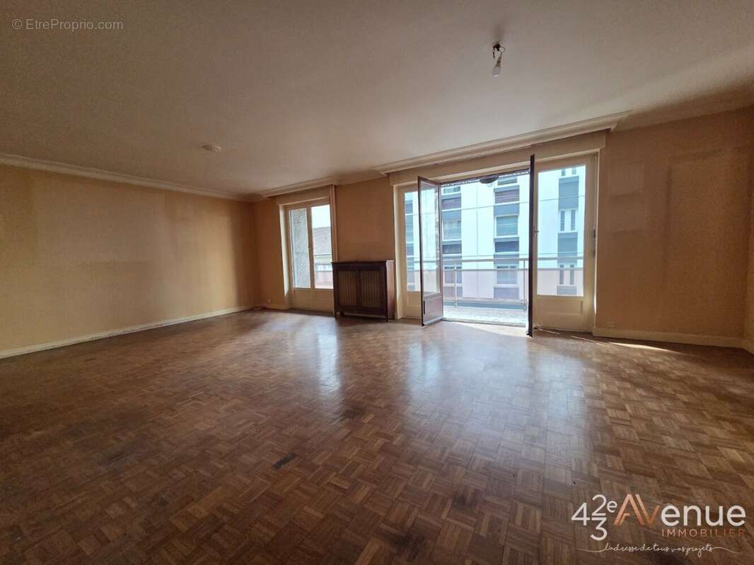 Appartement à SAINT-ETIENNE