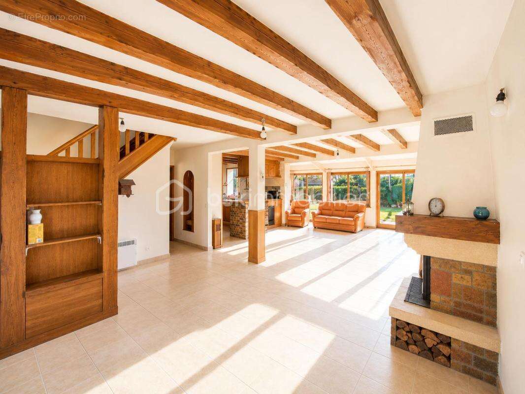 Maison à COUBRON