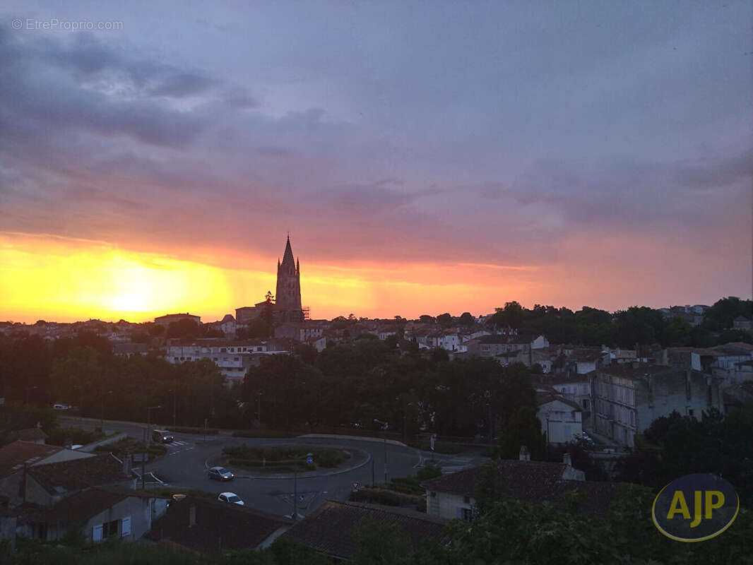 Appartement à SAINTES