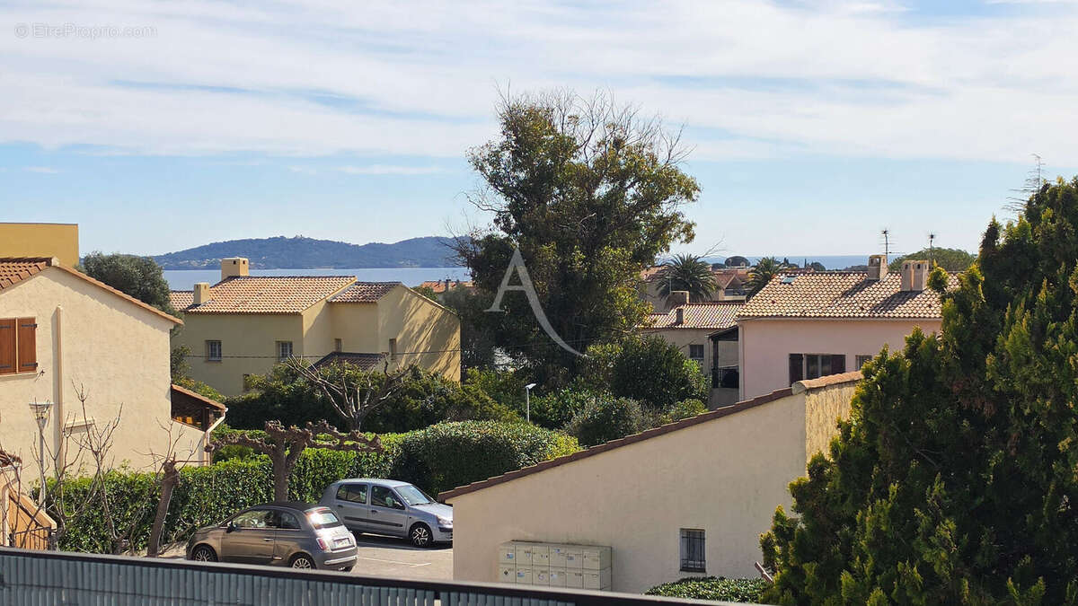 Appartement à CARQUEIRANNE