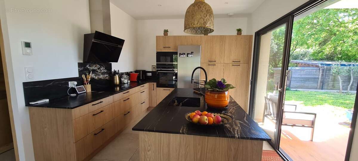 Maison à SAINT-QUENTIN-LA-POTERIE