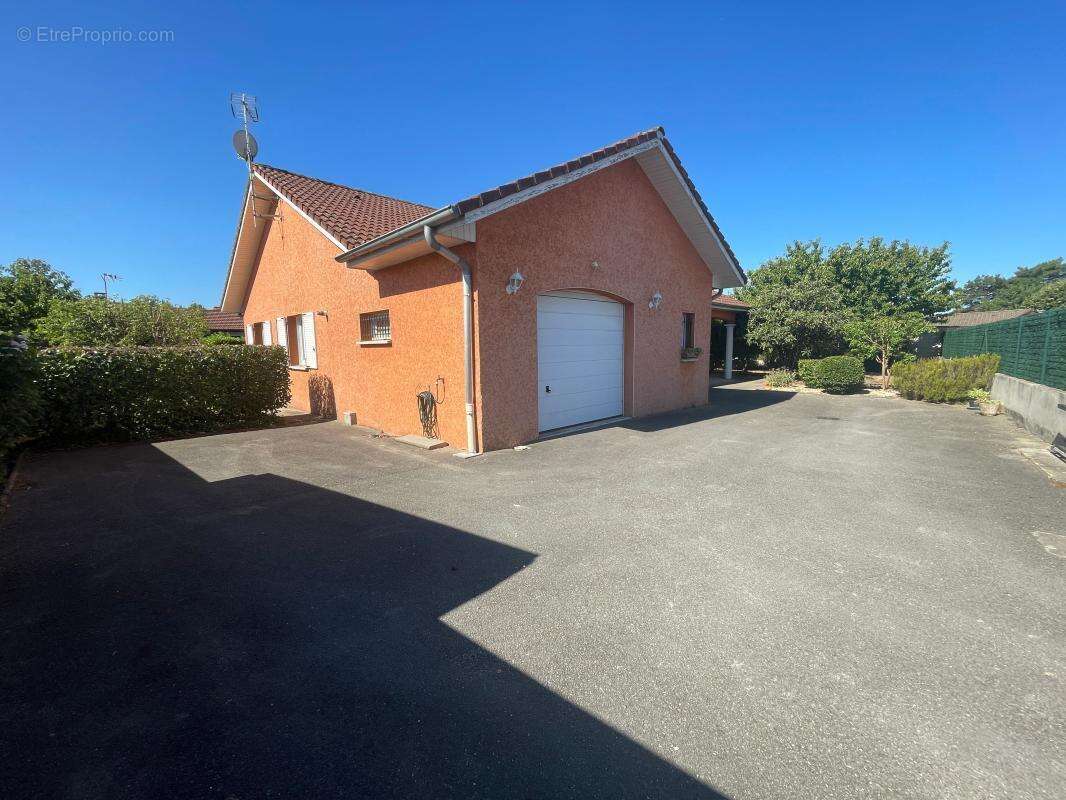 Maison à PONT-DE-CHERUY