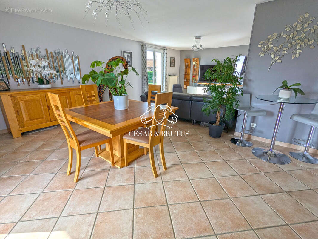 Maison à CHAZAY-D&#039;AZERGUES