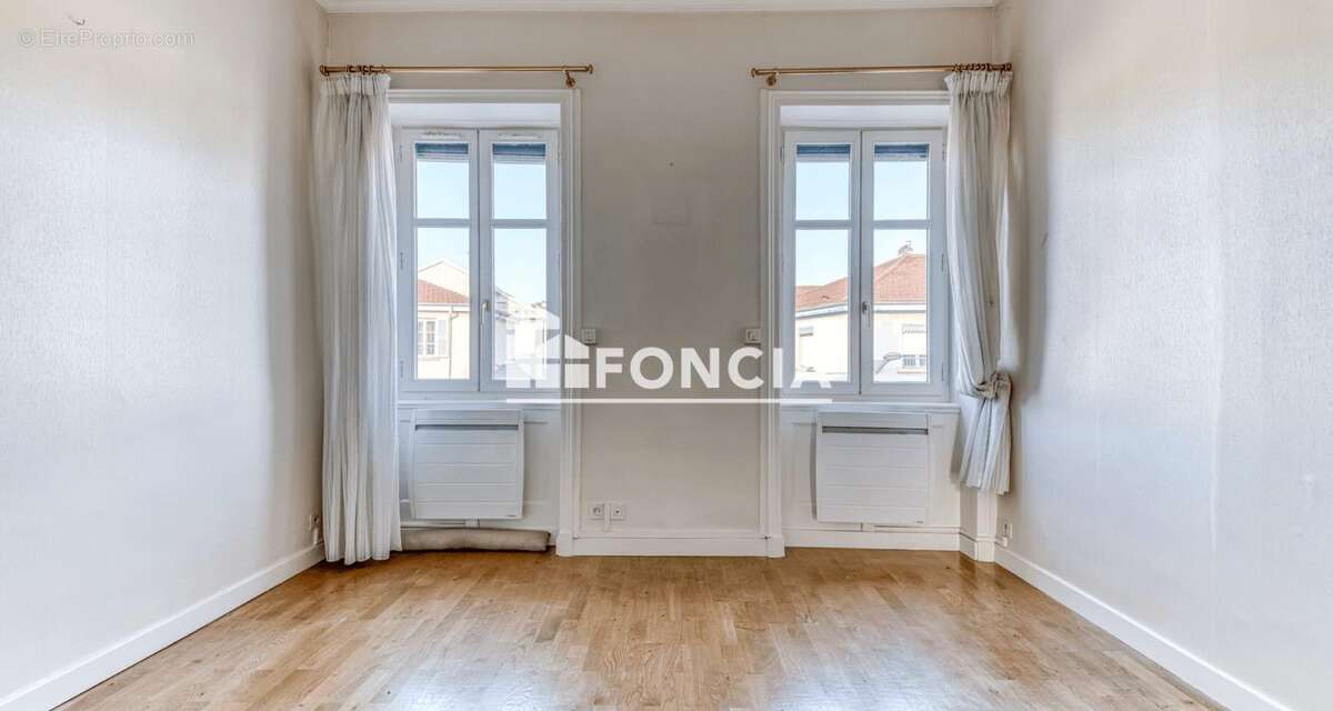 Appartement à LYON-8E