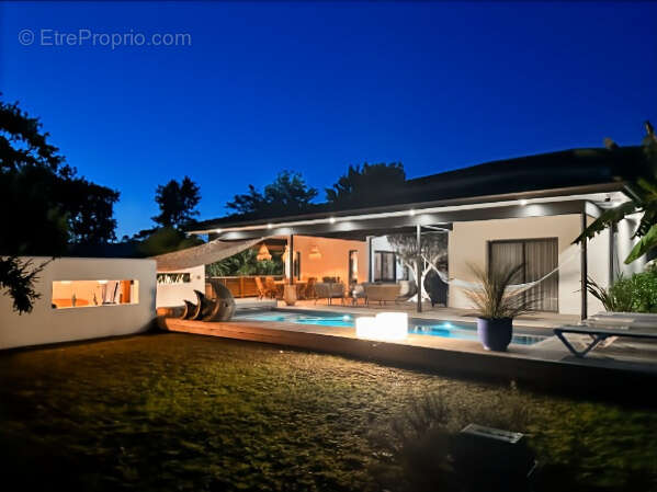 Villa contemporaine avec 5 chambres et piscine. - photo 32