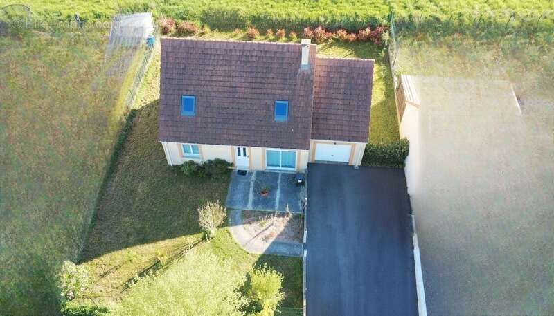 Maison à COULANS-SUR-GEE