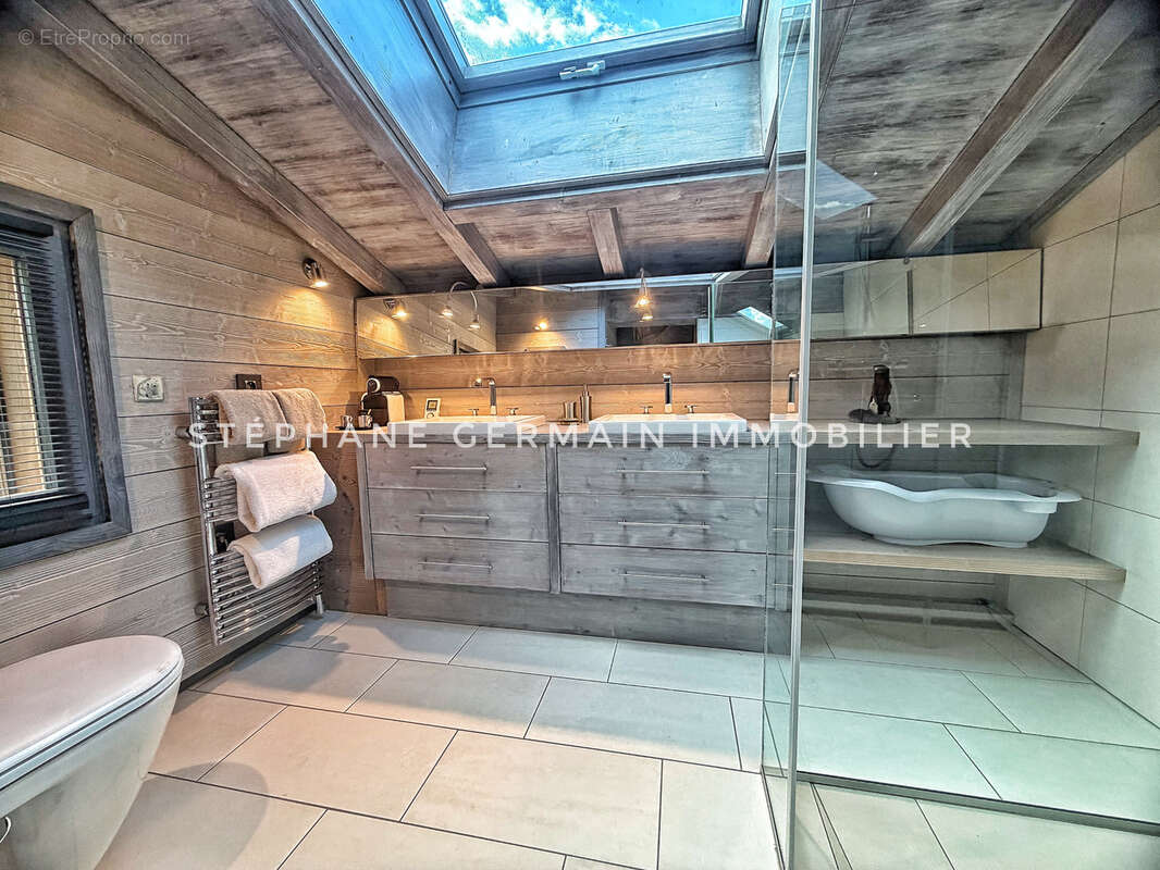 Maison à DEMI-QUARTIER