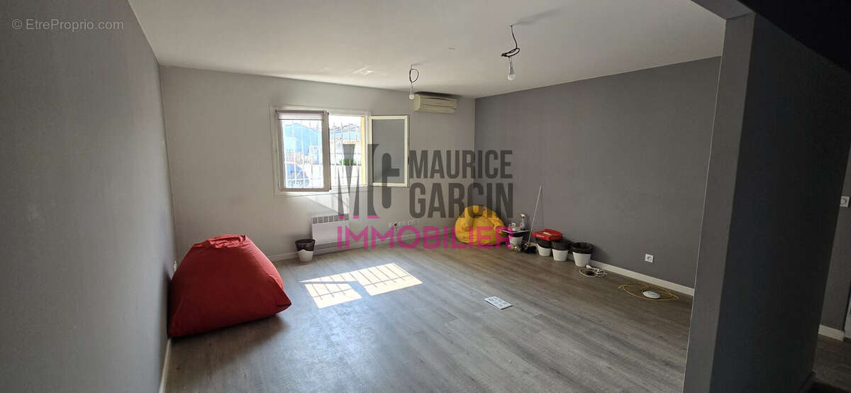 Commerce 7075 m² à Le Pontet  - photo 7