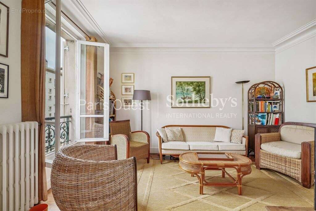 Appartement à NEUILLY-SUR-SEINE