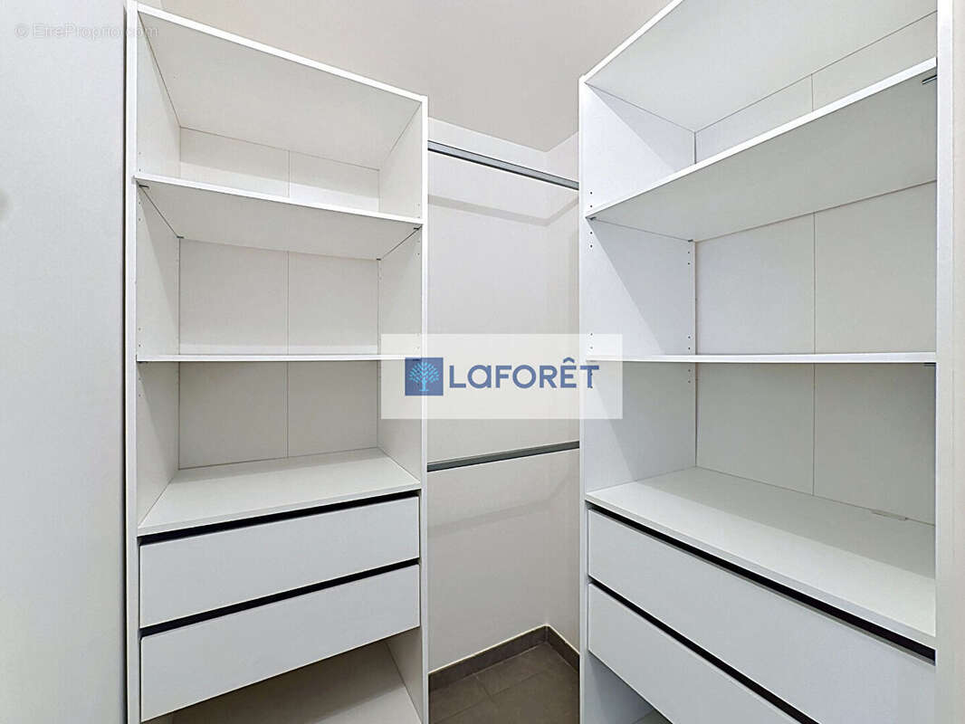 Appartement à SARTROUVILLE