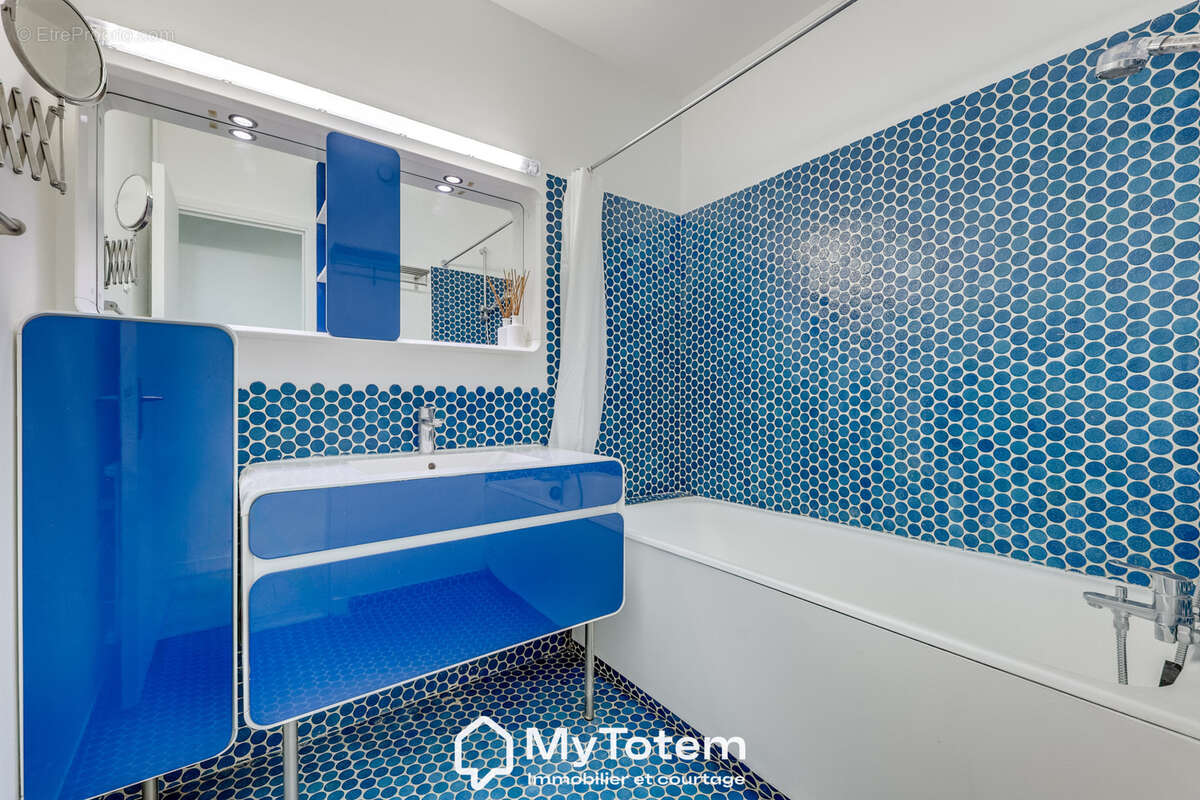 Appartement à PARIS-10E