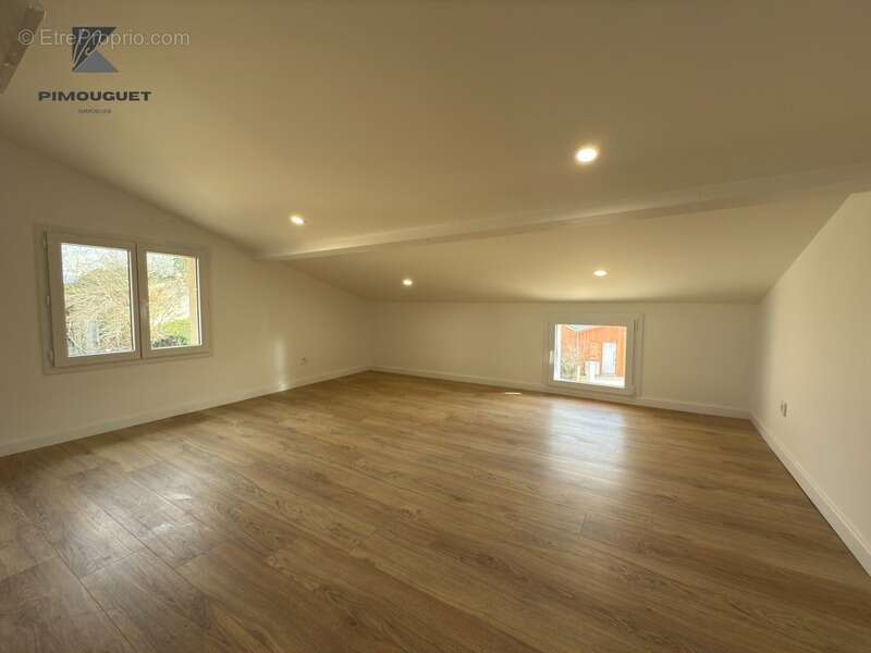 Maison à SAINT-EMILION