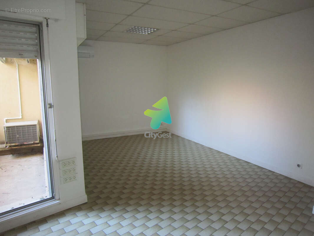 Commerce à NARBONNE