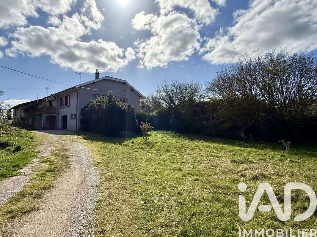 Photo 2 - Maison à ROMENAY