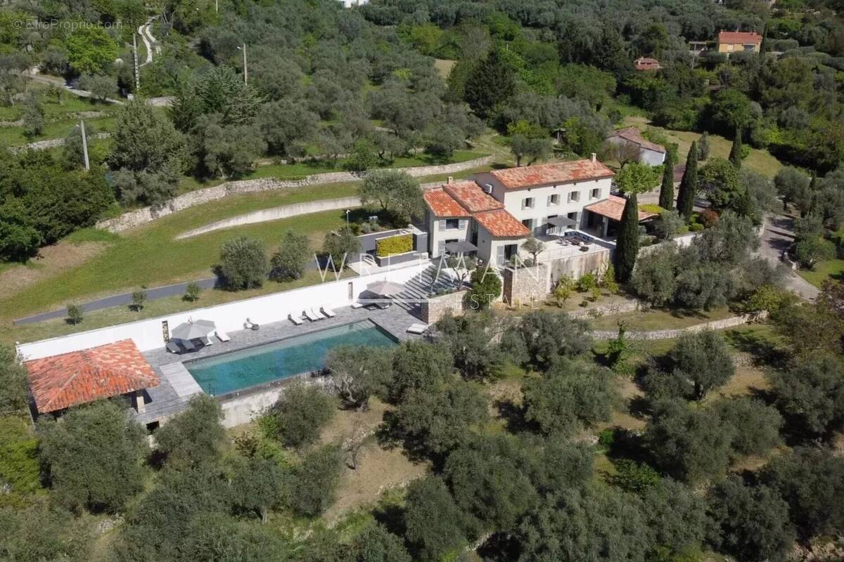 Maison à TOURRETTES