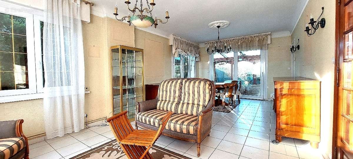 Maison à MAISNIL-LES-RUITZ