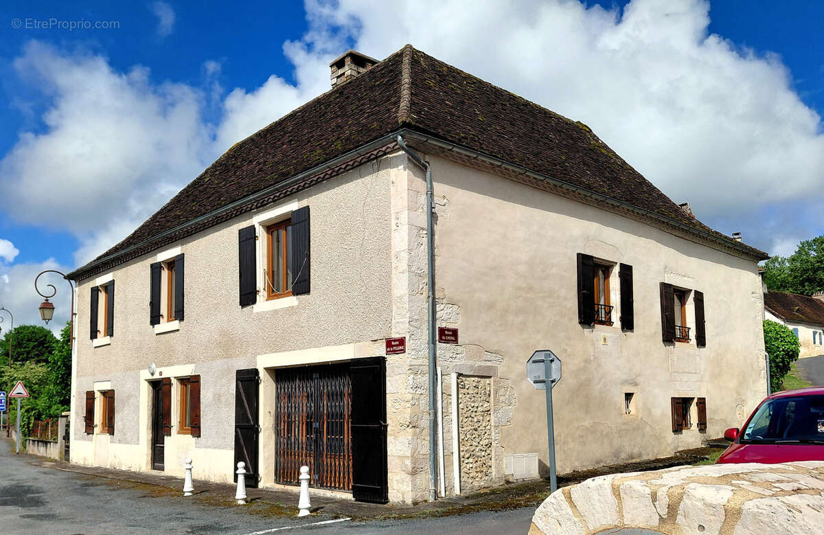 Maison à MILHAC-D'AUBEROCHE