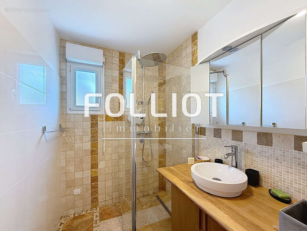 Maison à GOUVILLE-SUR-MER