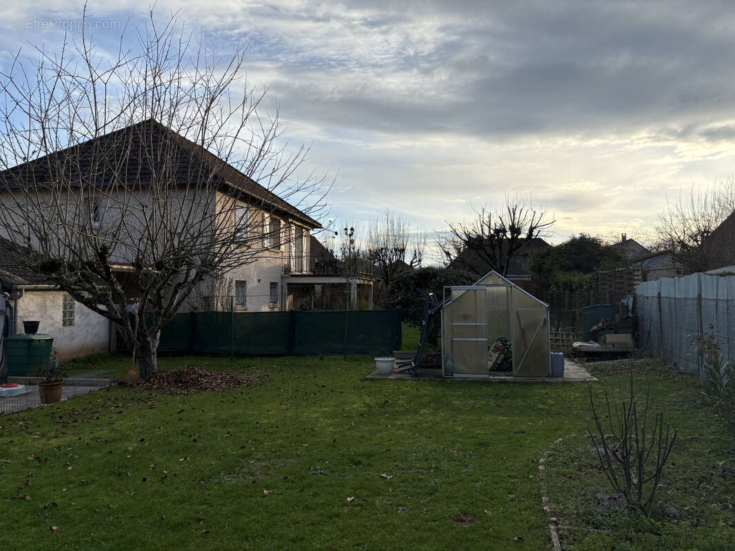 Maison à SAINT-PANTALEON-DE-LARCHE