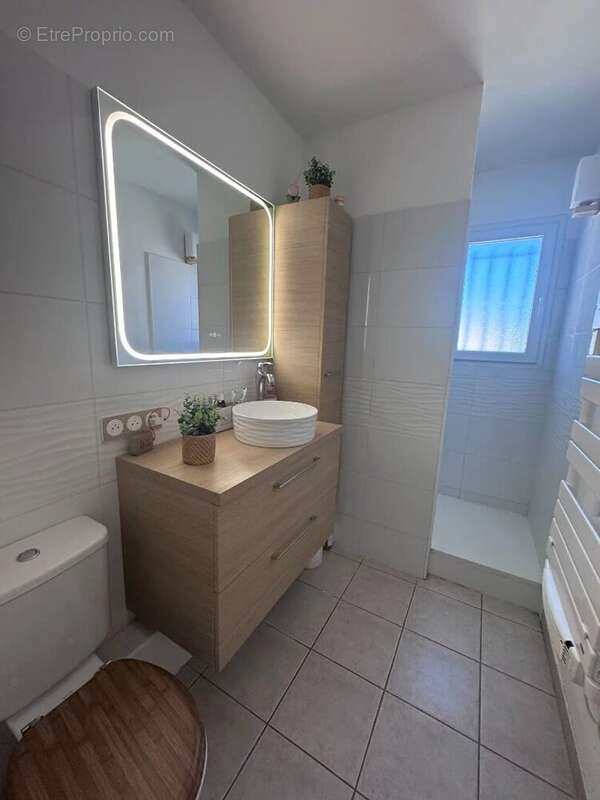 A VENDRE ROGNONAS  proximité d'AVIGNON  maison3 chambres, jardin, terrasse et 2 parkings privatifs - photo 9