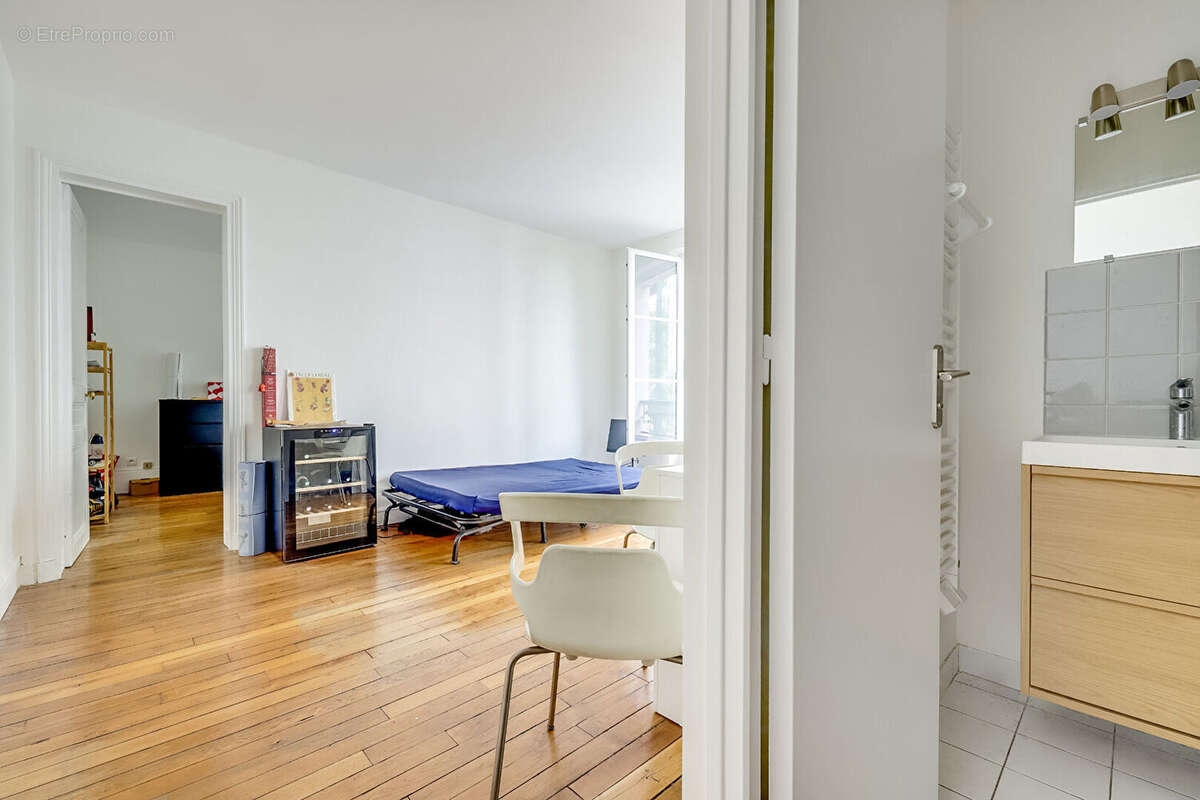Appartement à PARIS-14E