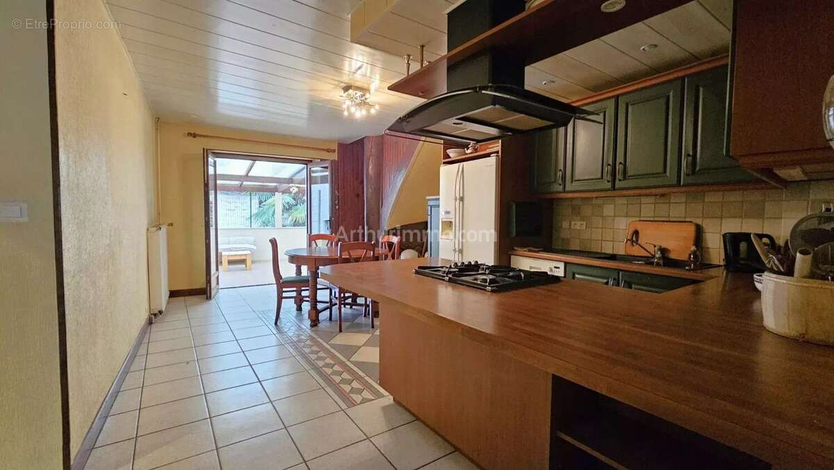 Maison à LINAS