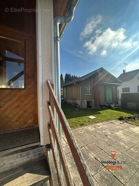 Maison à MONTPERREUX