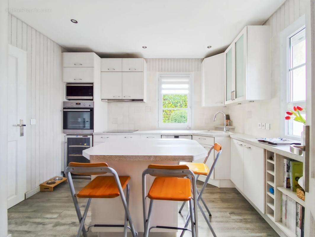 Maison à VERNEUIL-SUR-SEINE