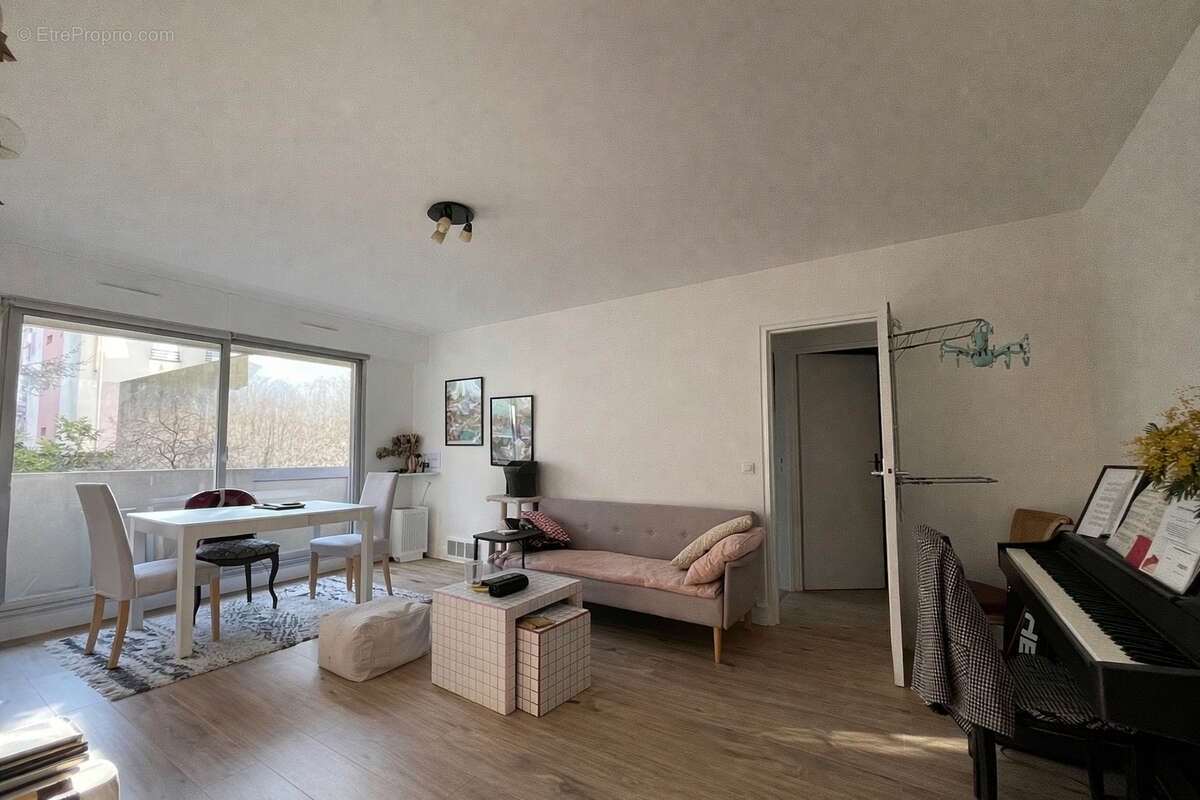 Appartement à PARIS-19E