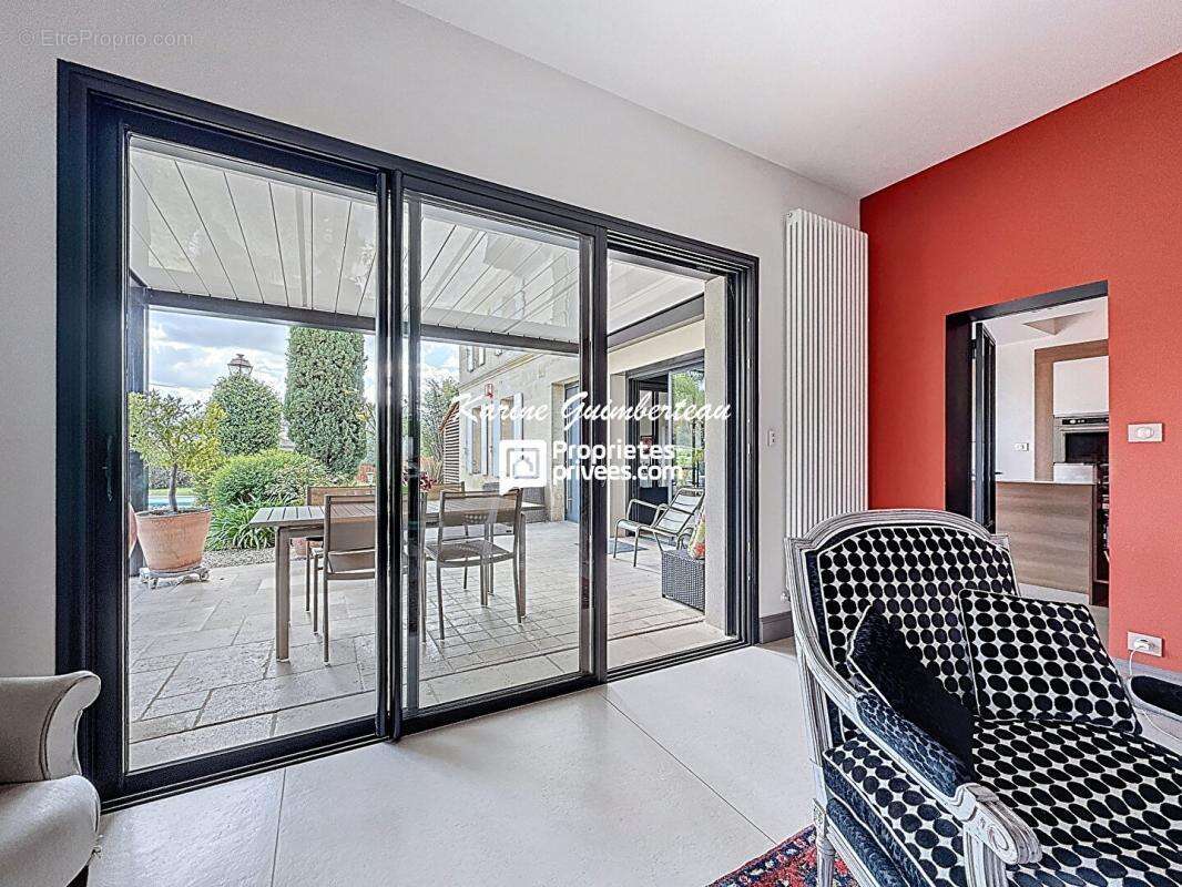 Maison à SAINT-EMILION