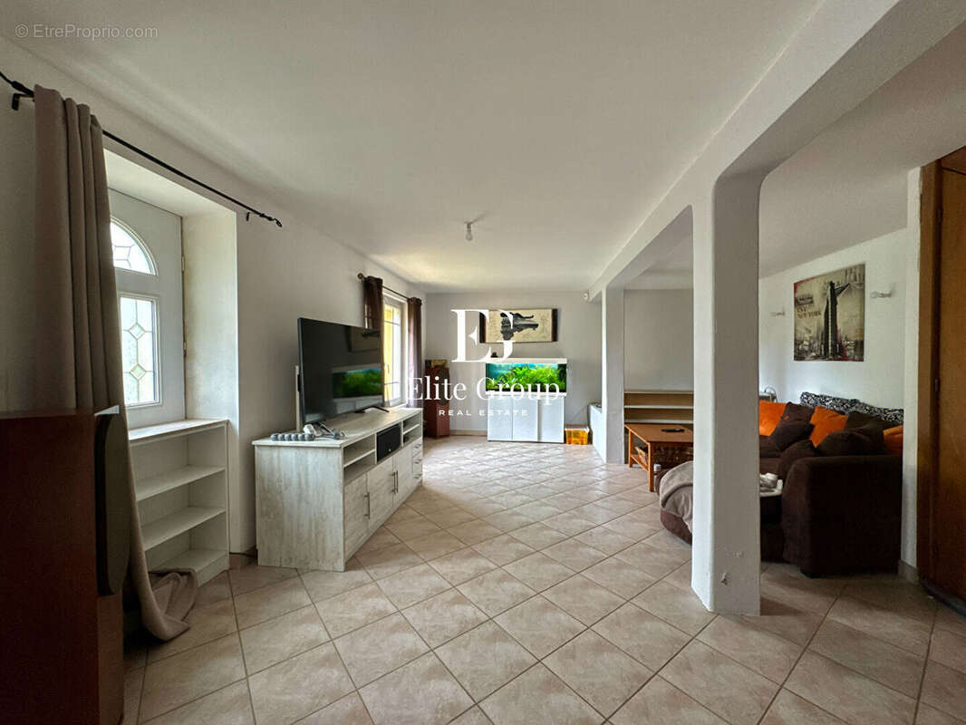 Maison à TONNAY-CHARENTE