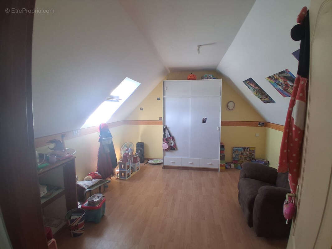 Maison à TAVAUX-ET-PONTSERICOURT