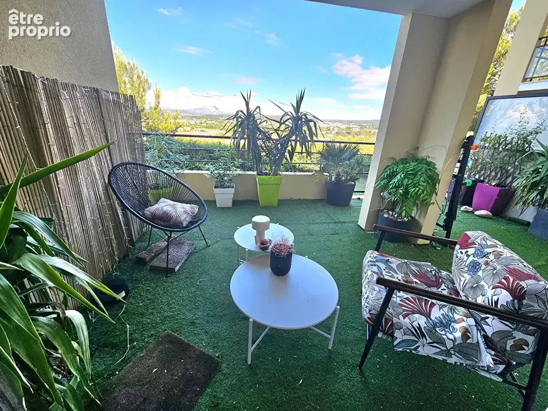 La Duranne - Appartement T3 - Vue dégagée avec terrasse + Parking - photo 4