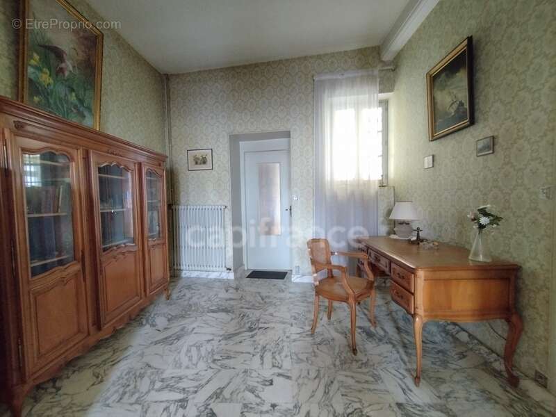 Maison à CHEMILLY-SUR-YONNE