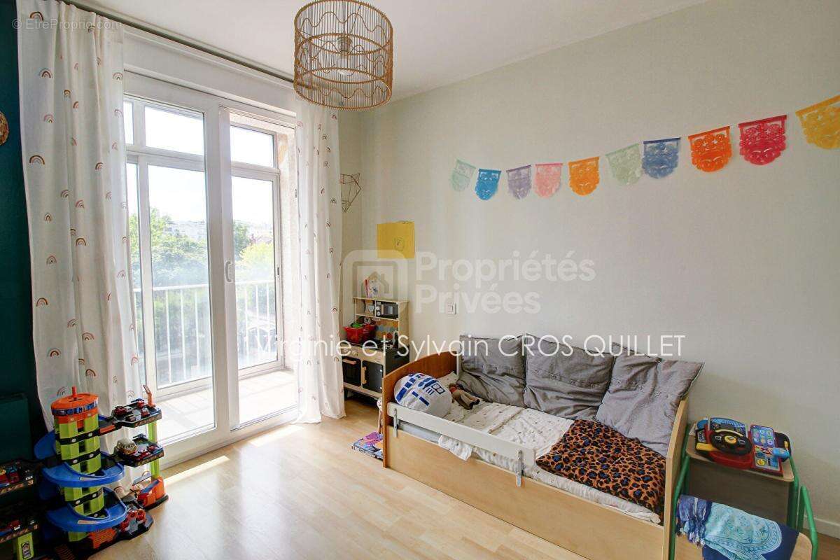 T4 potentiel T5 SOUPETARD Louis Plana 2 places parking + cave - photo 8