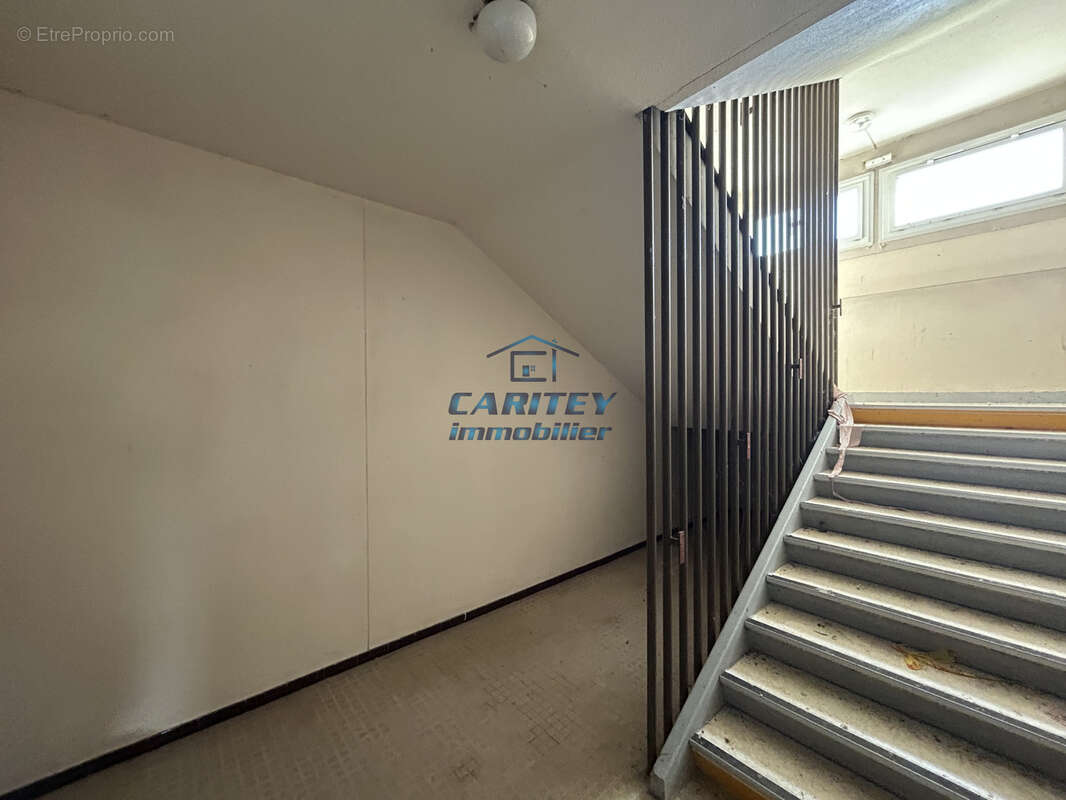 Immeuble de 3385 m2 - photo 7