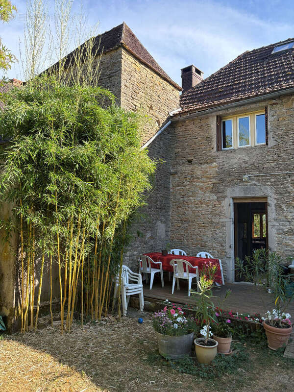 Village typique proche buxy, axe chalon sur saone -le creusot, à 15 mm de la gare tgv, à 5 mn de la voie rapide - photo 18