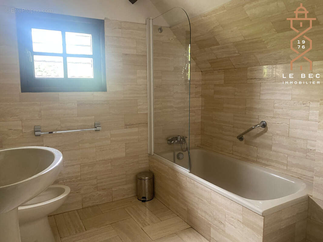 Maison à LE TOUR-DU-PARC