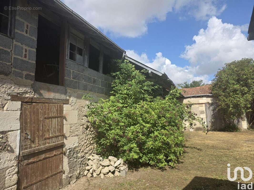 Photo 5 - Commerce à REIGNAC-SUR-INDRE