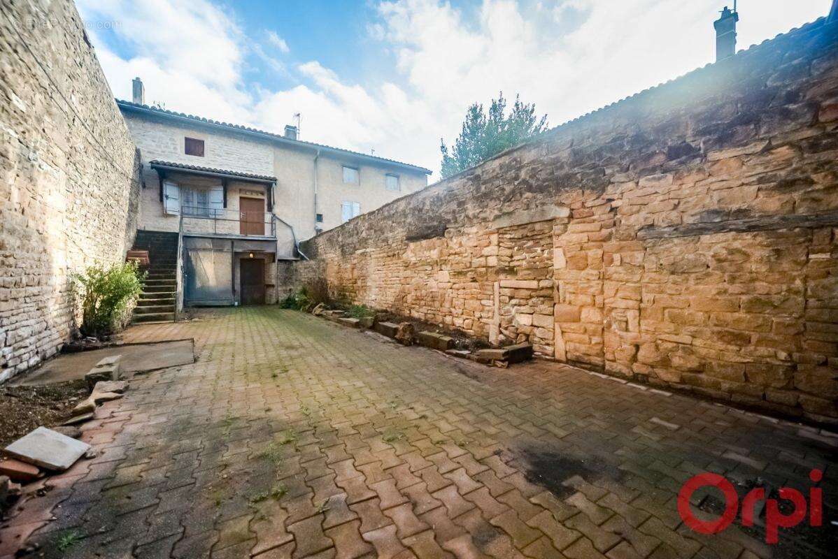 Maison à SAINT-ALBAIN